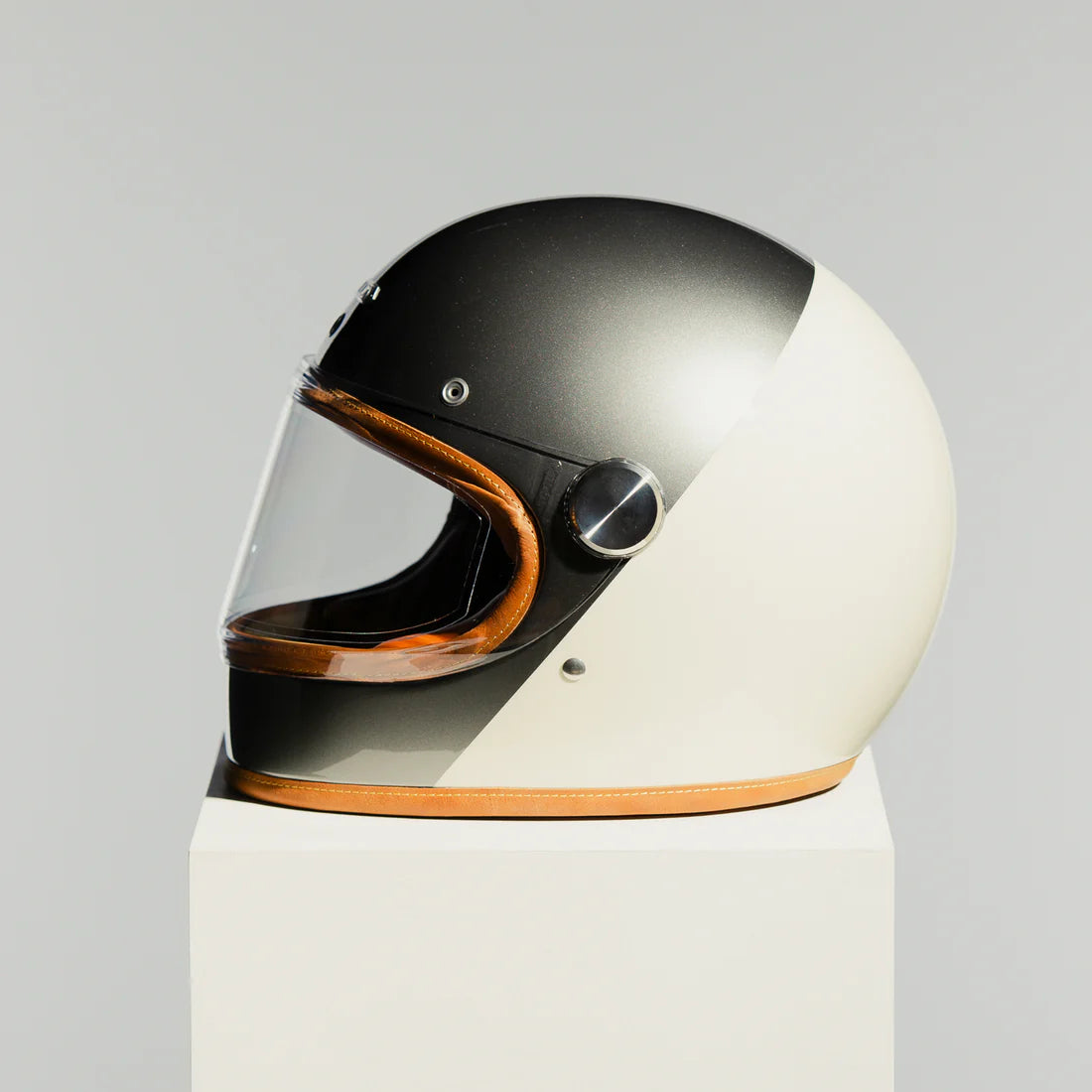 Hedon Heroine Racer 2.0 ECE 22.06 Full Face Motorcycle Helmet - Camelot - Salt Flats Clothing