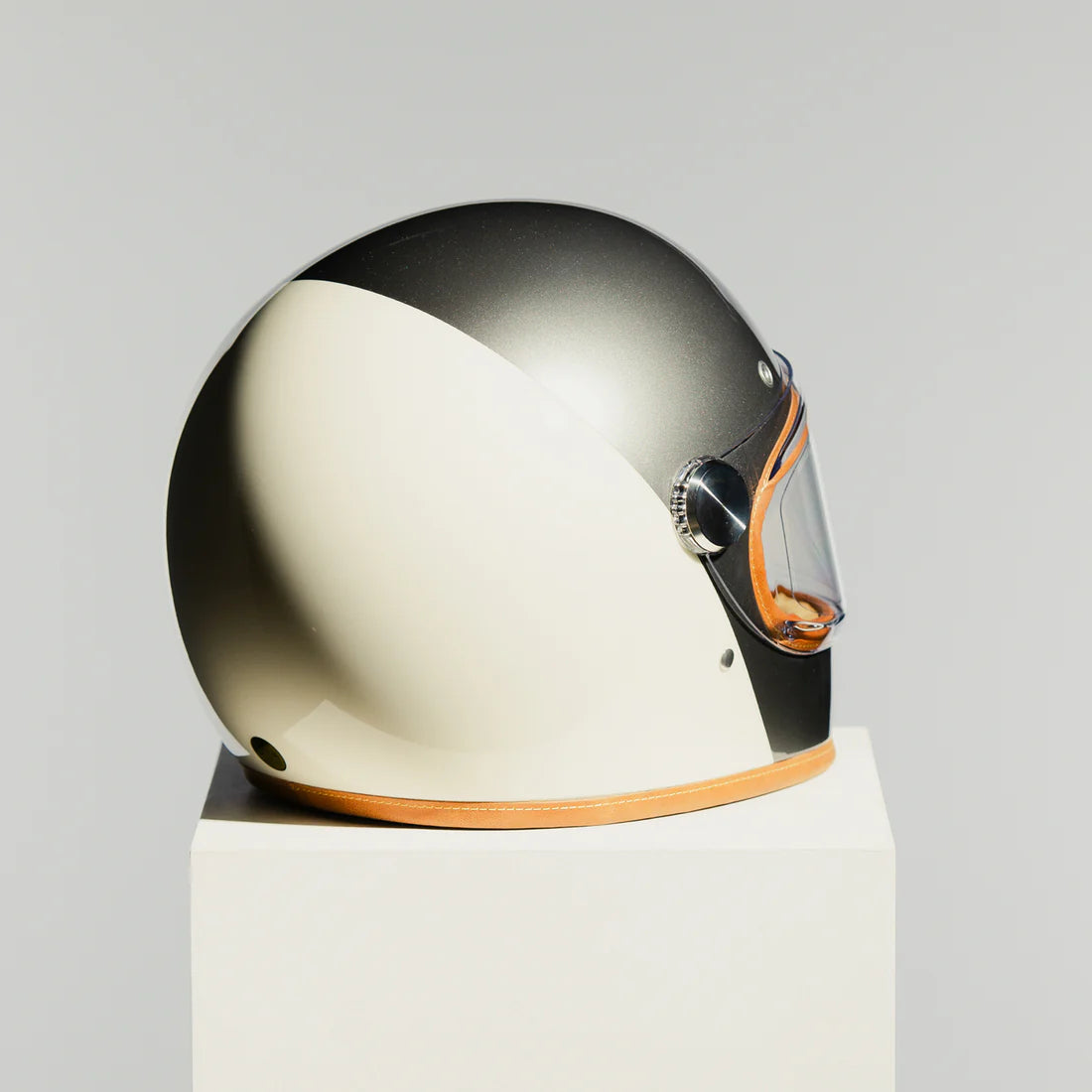 Hedon Heroine Racer 2.0 ECE 22.06 Full Face Motorcycle Helmet - Camelot - Salt Flats Clothing