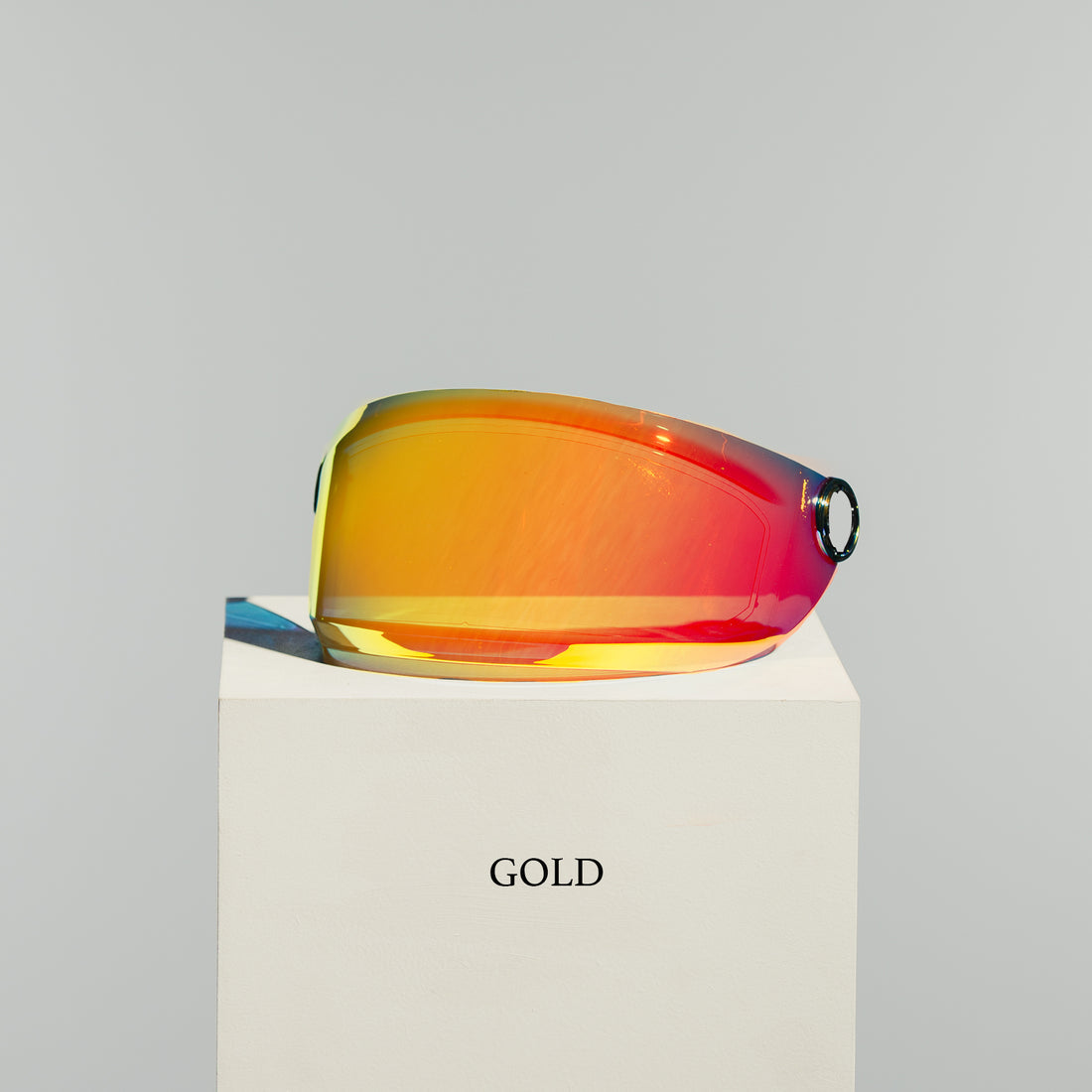 Hedon Heroine Visor 2.0 ECE 22.06 With Antifog Lens - Gold - Salt Flats Clothing