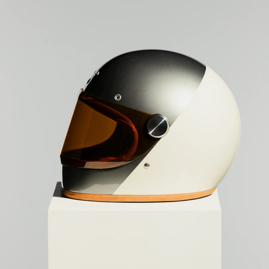 Hedon Heroine Racer 2.0 ECE 22.06 Full Face Motorcycle Helmet - Camelot - Salt Flats Clothing