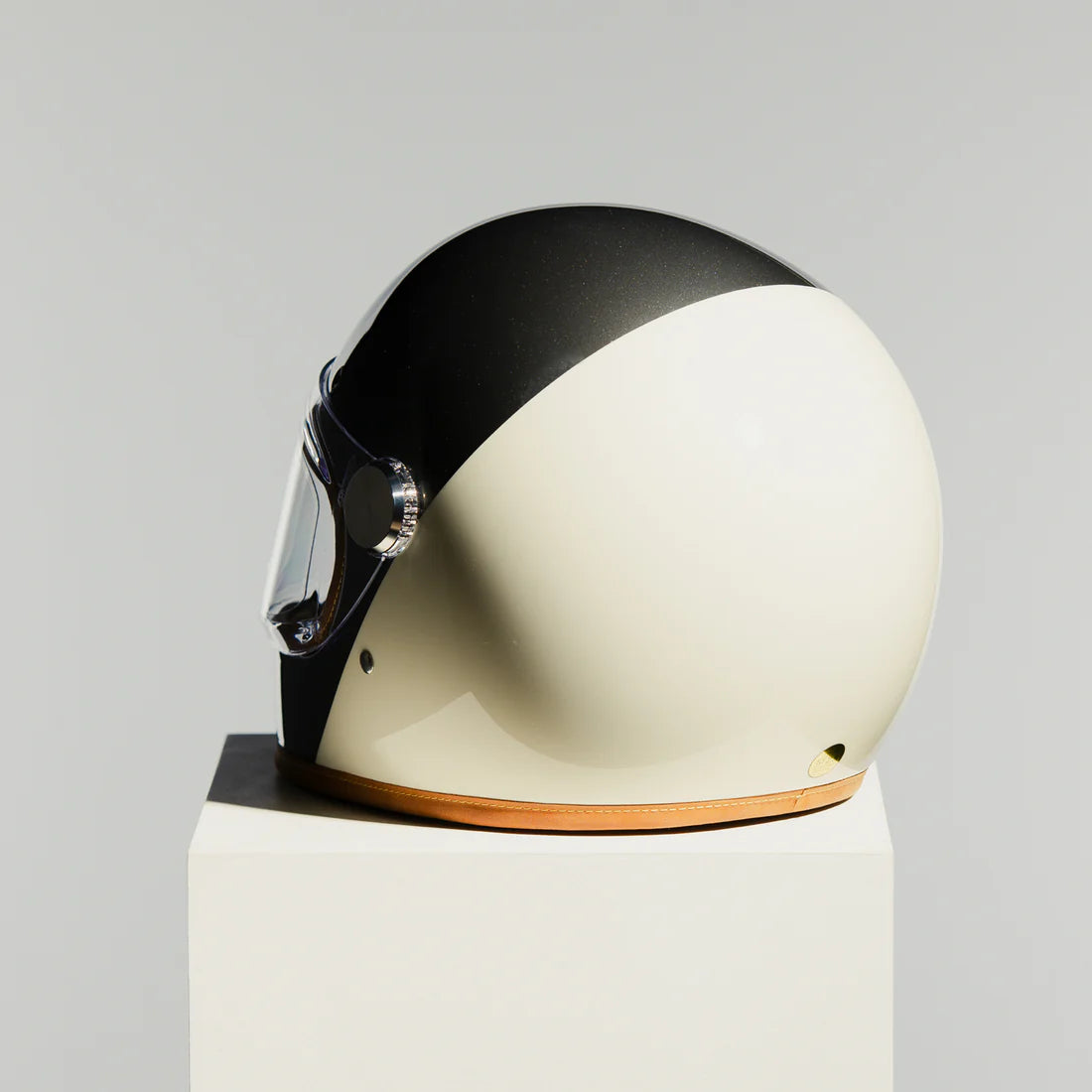 Hedon Heroine Racer 2.0 ECE 22.06 Full Face Motorcycle Helmet - Camelot - Salt Flats Clothing